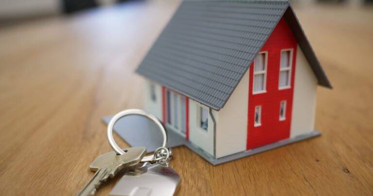 Hard Money vs Conventional: Which Is Right for Your Deal